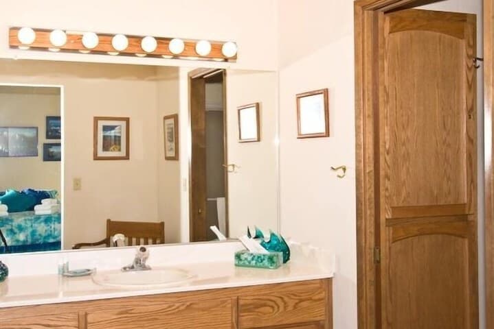 2485 Tepee Ct. photo 5