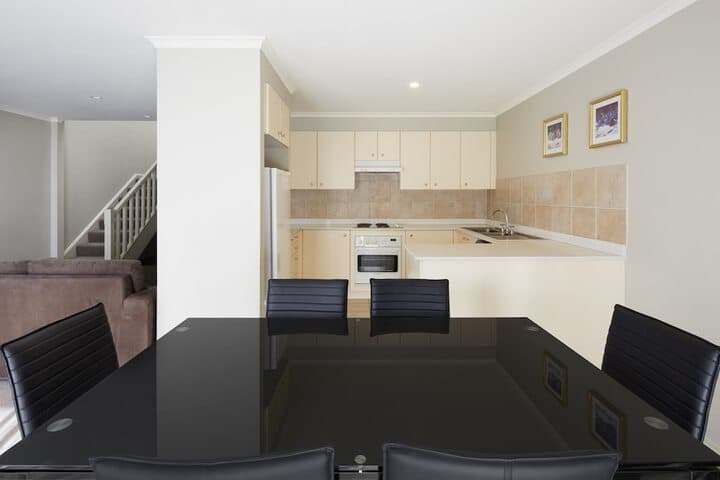 Pinnacle Apartments photo 3