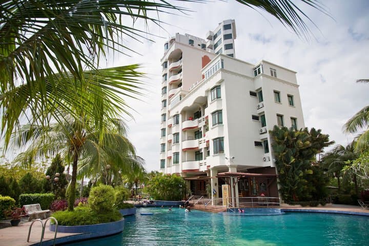 Century Bay Private Residences photo 2