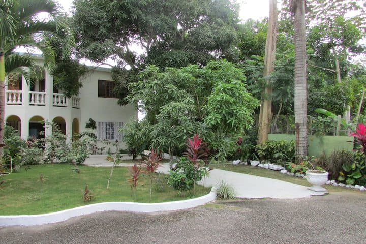 Ocean Wave Villa photo 3