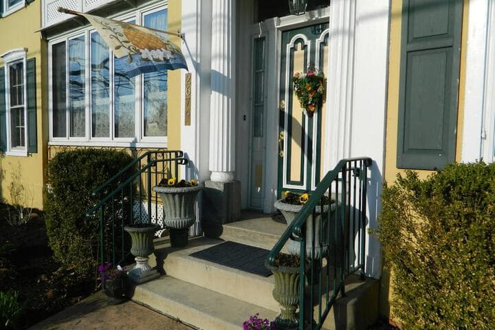E J Bowman House Bed & Breakfast photo 5