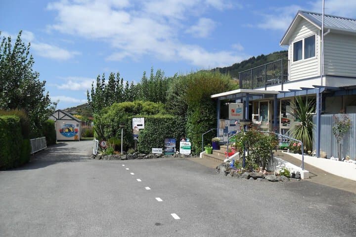 Waikawa Bay Holiday Park photo 3