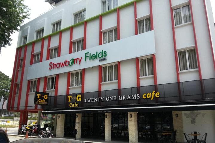 Hotel Strawberry Fields photo 2