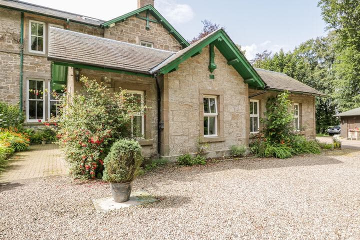 Courtyard Cottage photo 1