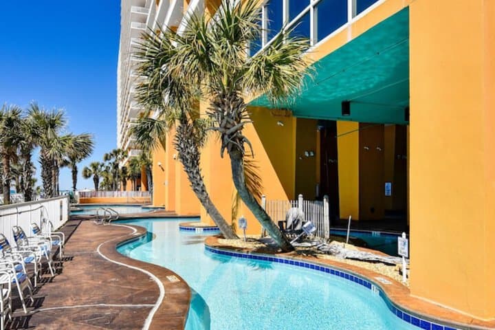 Splash Beach Resort by Book That Condo photo 5