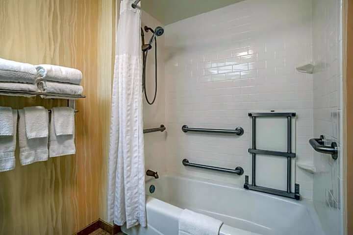 Comfort Inn & Suites Newark Wilmington photo 4