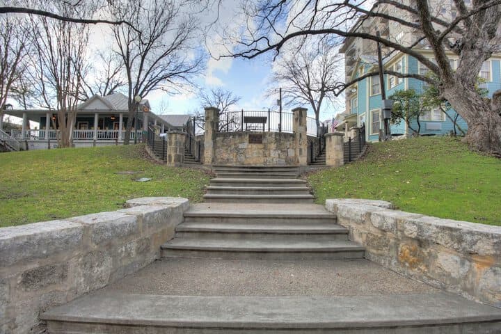Inn on the Riverwalk photo 2