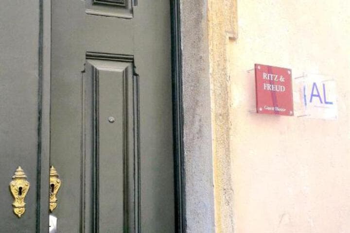 Ritz & Freud Guest House photo 2