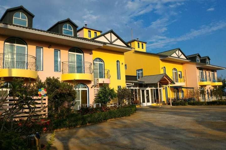Bohemian Holiday Inn photo 4