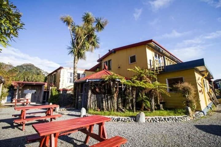 Chateau Backpacker & Motels photo 2