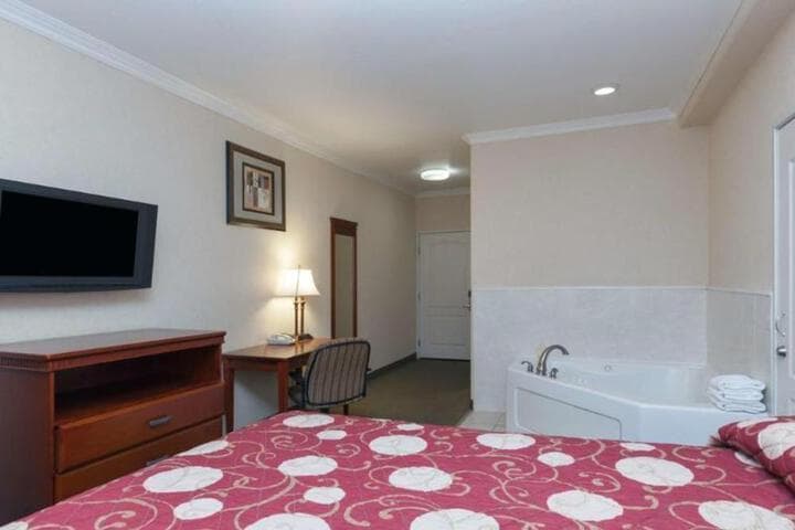 Knights Inn Bakersfield photo 2