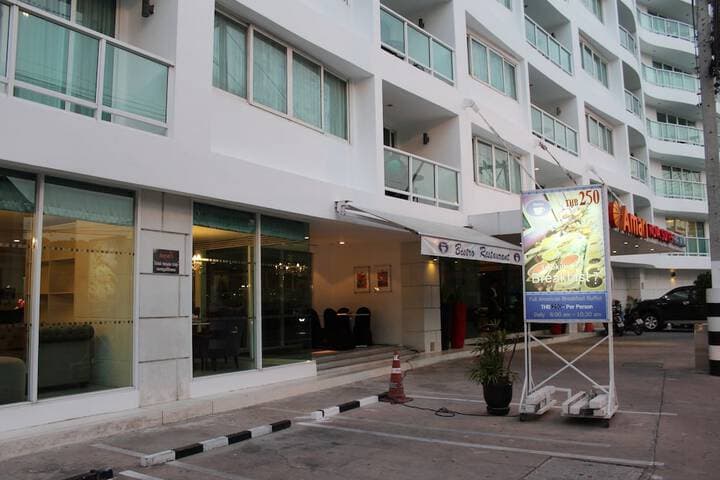 Nova Suites Pattaya by Compass Hospitality photo 2