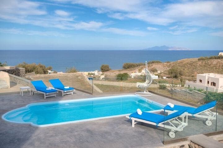 Queen of Santorini photo 3