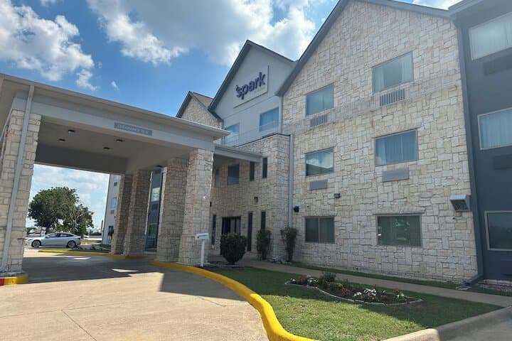 Spark by Hilton Round Rock photo 4