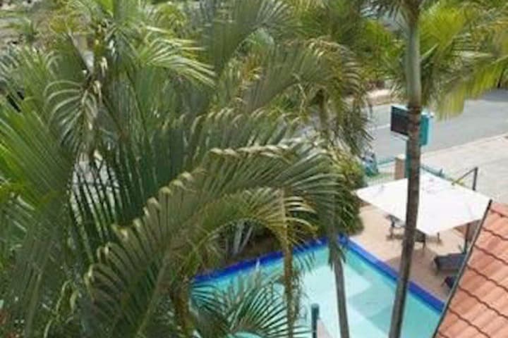 Karana Palms Resort photo 2