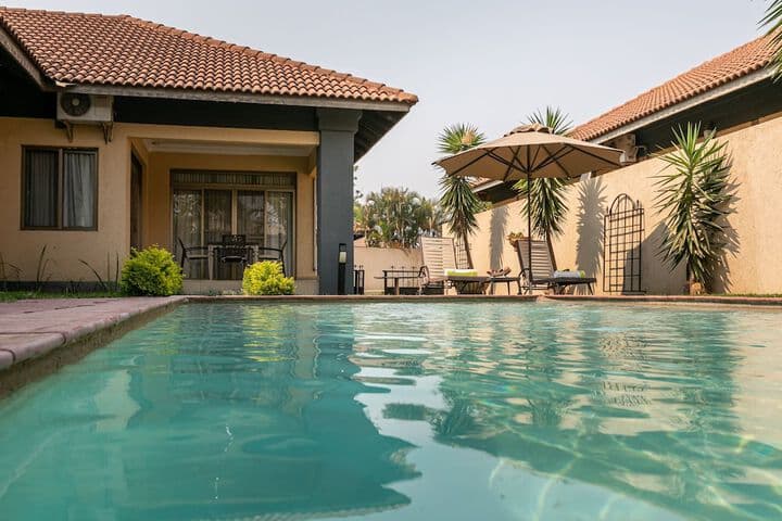 Fallsway Villas photo 2