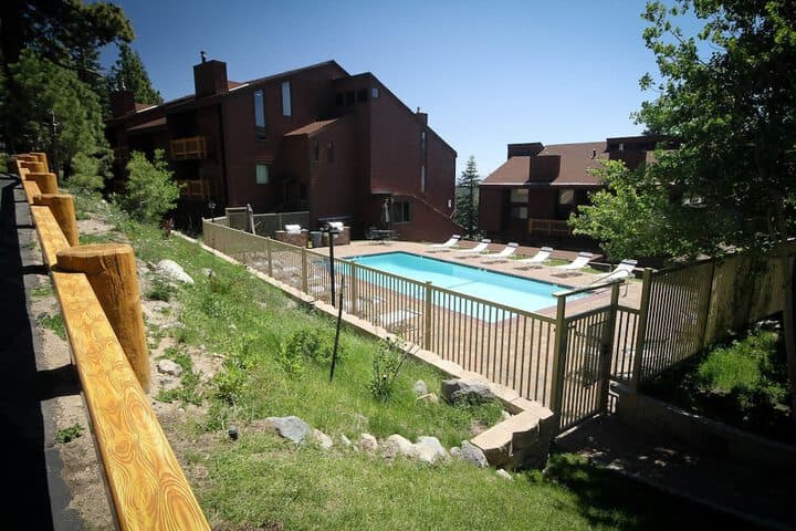 Mammoth Ski & Racquet Club photo 4