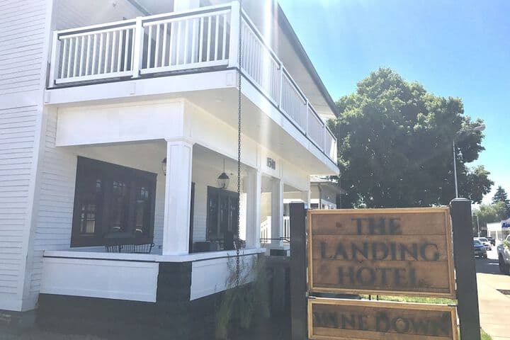 The Landing Hotel&Dining photo 4