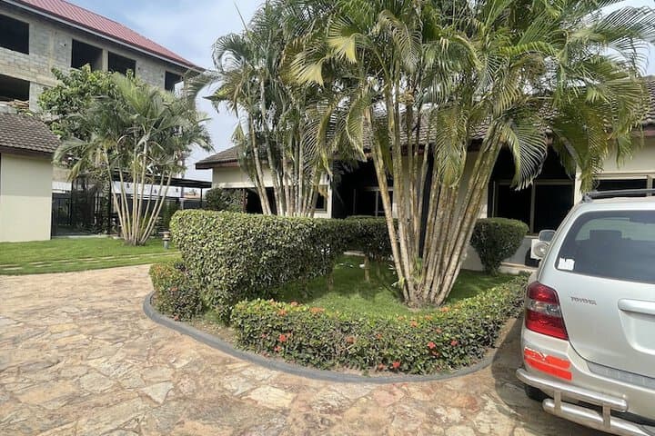 Travellers Palm Court photo 2
