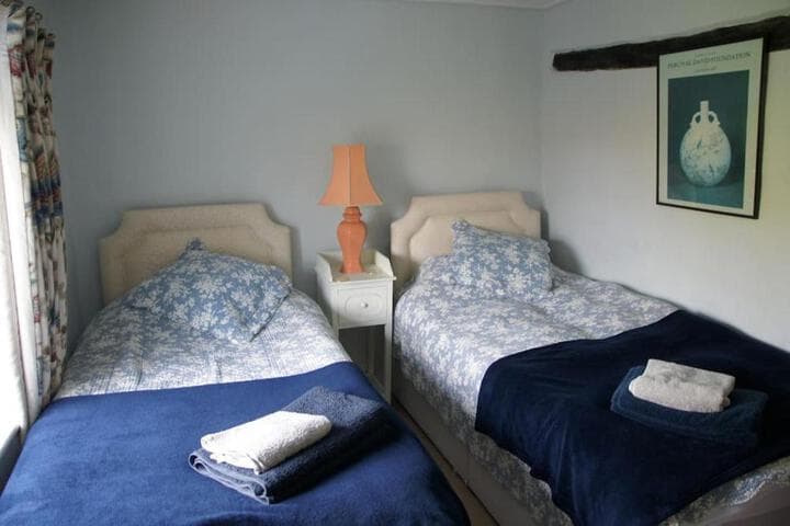 IVY COTTAGE photo 1