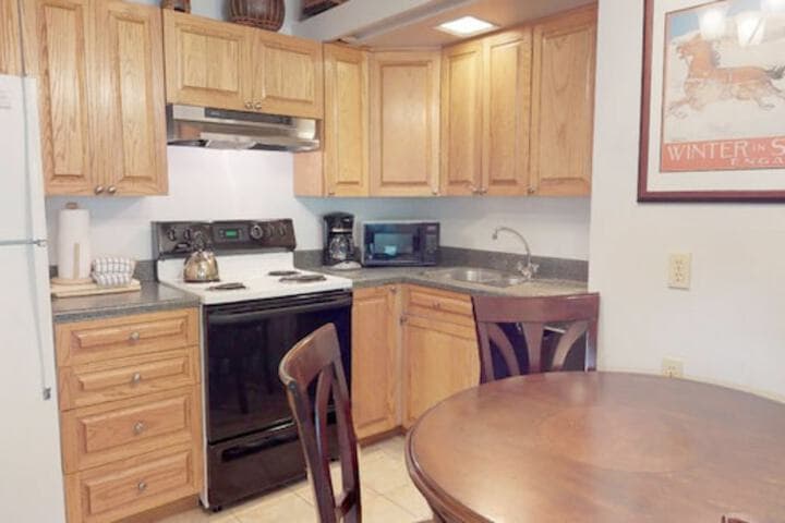 Aspenwood CoralTree Residence Collection photo 4