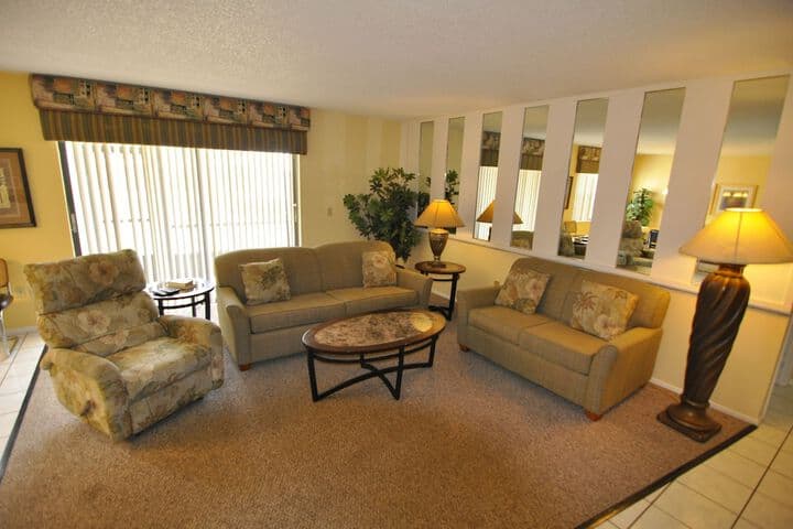Buena Ventura Lakes destination view