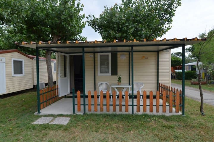 Wooden Chalet with Terrace near Beach photo 2