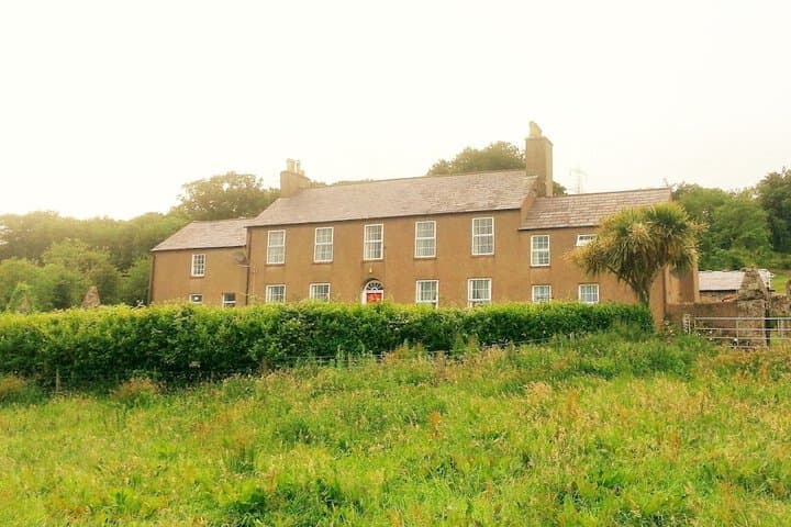 Burleigh House photo 1