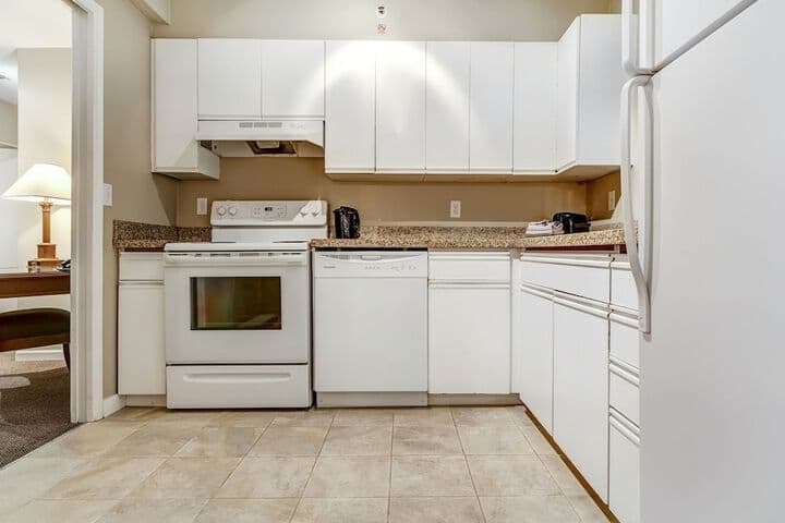 Rosellen Suites at Stanley Park photo 5