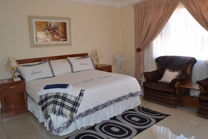 Ebuhleni Guest Lodge photo 4