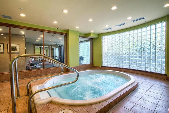 Whistler Town Plaza by Latour Hotels&Resorts photo 4
