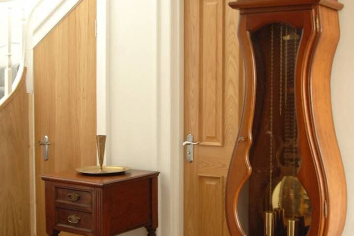 Gordon House photo 5