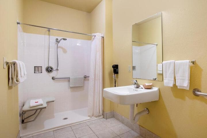 OYO Hotel Valley View TX U.S. 77 photo 5
