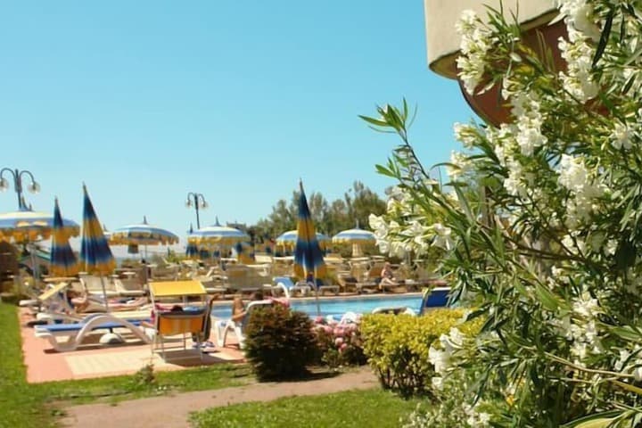 Eurobeach Residence photo 2