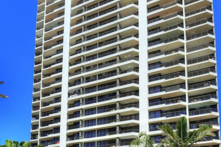 Surfers Century Oceanside Apartments photo 3