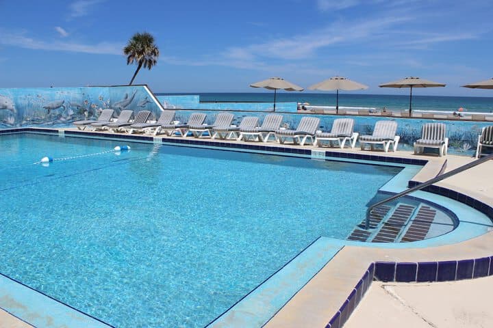 Shoreline Suites & Cabana Cottages photo 5