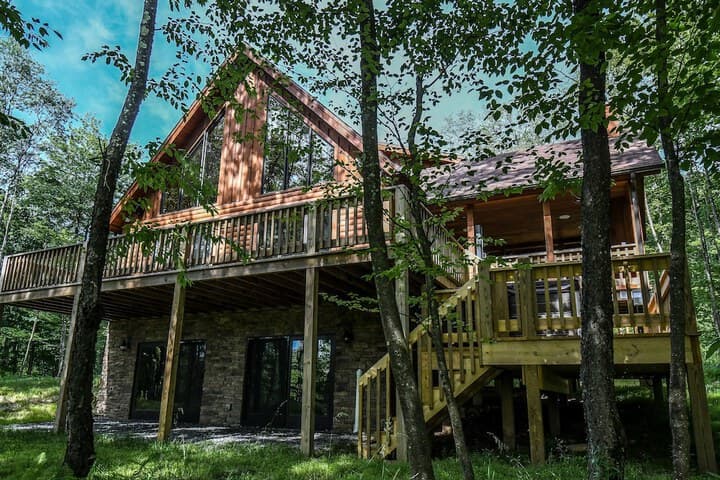 Maple Manor photo 2