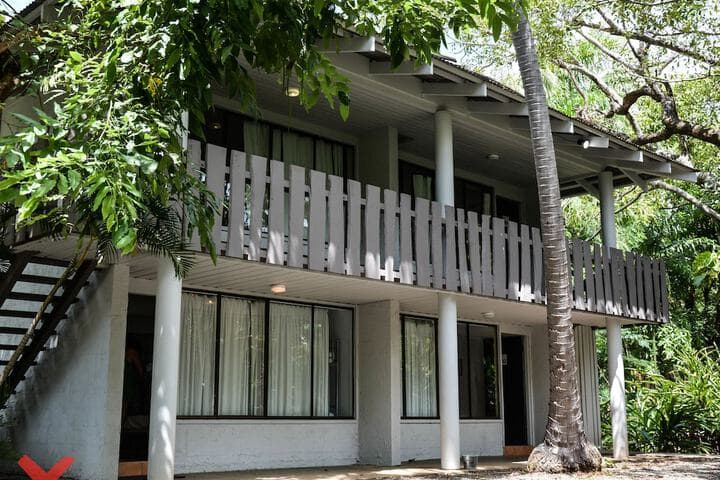 Base Airlie Beach Resort Hostel photo 5