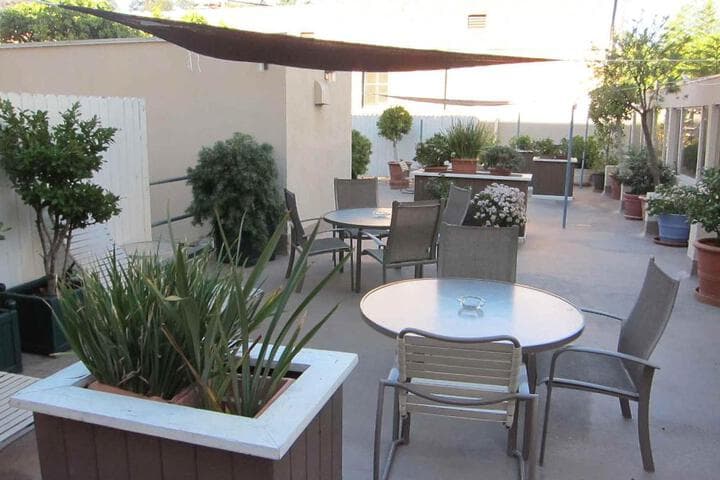 Hollywood Orchid Suites photo 5