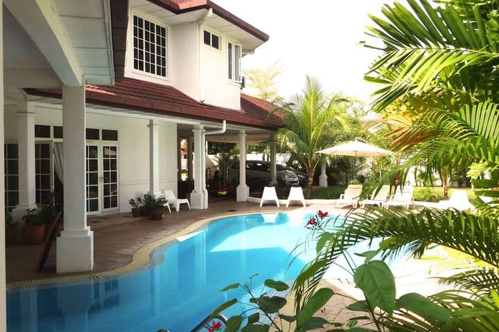 Rumah Putih near KLIA & Xiamen University photo 2