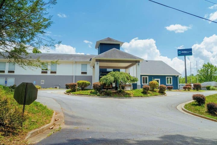 Clarion Pointe Dillard near Blue Ridge Mountains photo 3