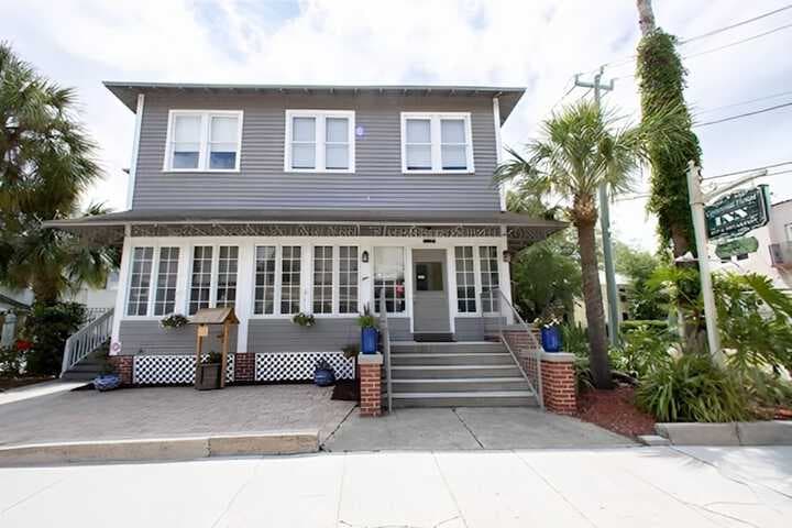 Carriage Way Centennial photo 2