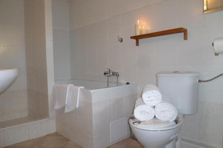 Emily House photo 5