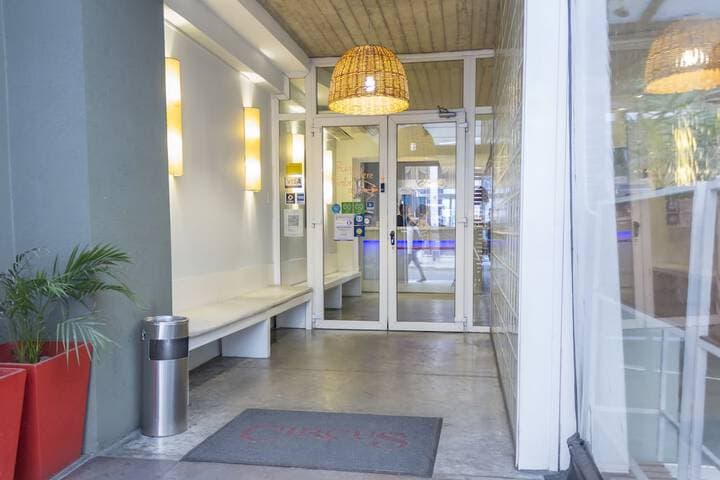 Circus Hotel & Hostel photo 2