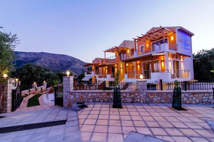 All Saints Villas photo 3