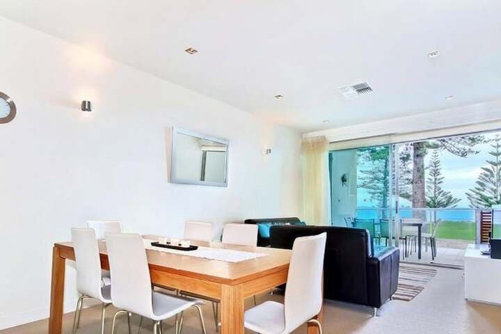 Breeze Beachfront Apartments photo 5