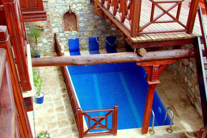 Amazon Petite Palace photo 5