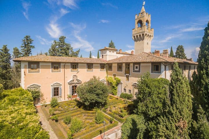 Lucignano destination view