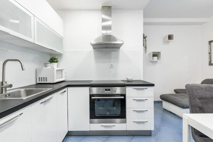 Charming Apartment photo 4