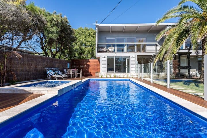 Front Beach House photo 1